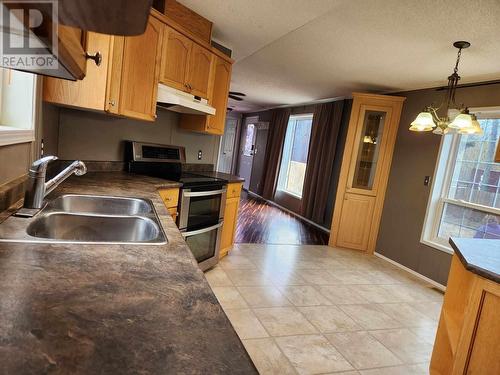 7285 Pooley Road, Prince George, BC - Indoor Photo Showing Kitchen With Double Sink