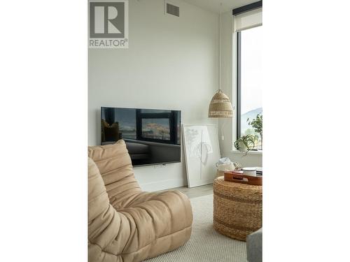 1471 St Paul Street Unit# 1308, Kelowna, BC - Indoor With Fireplace