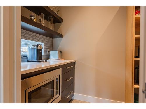 735 Redstone Drive, Rossland, BC - Indoor Photo Showing Other Room