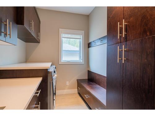 735 Redstone Drive, Rossland, BC - Indoor Photo Showing Laundry Room