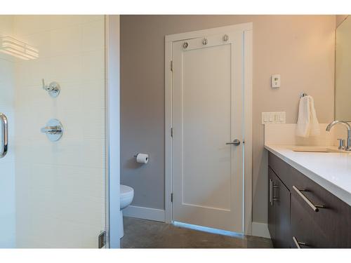 735 Redstone Drive, Rossland, BC - Indoor Photo Showing Bathroom