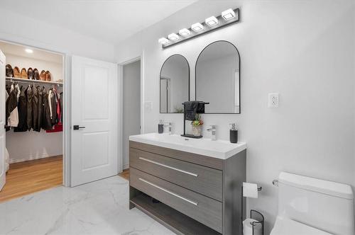 129 James Street, Perth, ON - Indoor Photo Showing Bathroom