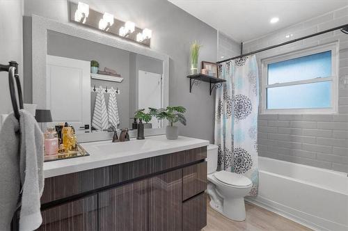 129 James Street, Perth, ON - Indoor Photo Showing Bathroom