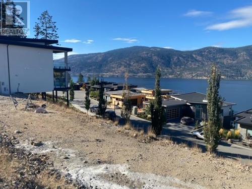 3356 Black Pine Lane, Kelowna, BC 