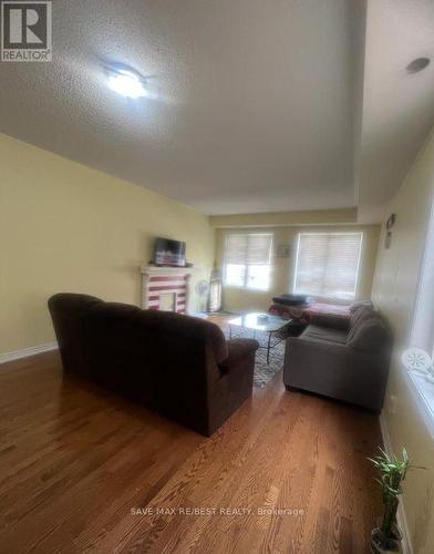 167 Inspire Boulevard, Brampton, ON - Indoor Photo Showing Living Room
