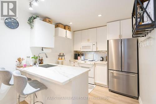 806 - 88 Palace Pier Court, Toronto, ON - Indoor Photo Showing Kitchen