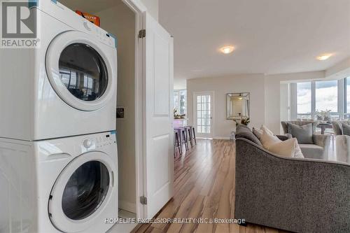 2302 - 55 Eglinton Avenue W, Mississauga, ON - Indoor Photo Showing Laundry Room