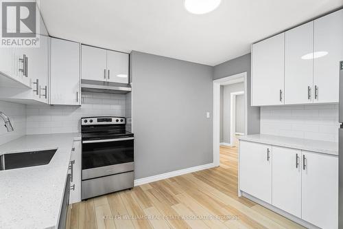 2 - 207 Fairleigh Avenue S, Hamilton, ON - Indoor Photo Showing Kitchen