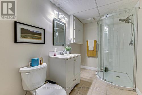 39 Sweetbriar Road, London, ON - Indoor Photo Showing Bathroom