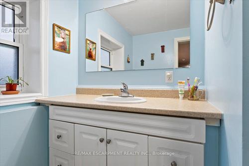 4872 Regional Road 20, West Lincoln, ON - Indoor Photo Showing Bathroom