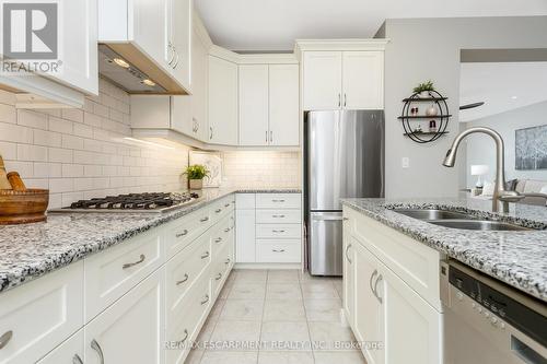 22 Chestnut Drive, Guelph/Eramosa, ON - Indoor Photo Showing Kitchen With Double Sink With Upgraded Kitchen