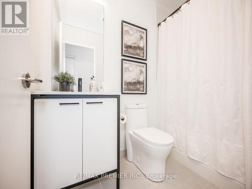 419 - 1808 St Clair Avenue W, Toronto, ON - Indoor Photo Showing Bathroom