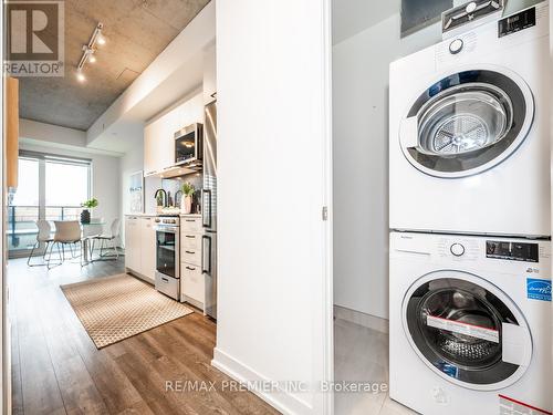 419 - 1808 St Clair Avenue W, Toronto, ON - Indoor Photo Showing Laundry Room