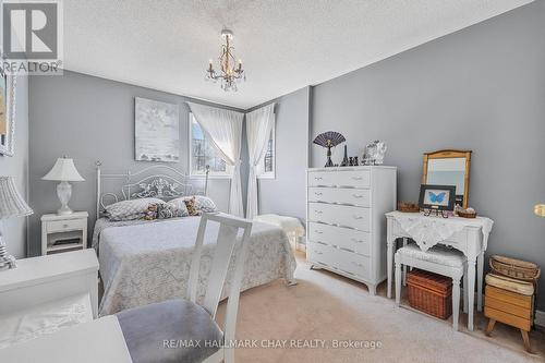 684 Lakelands Avenue, Innisfil, ON - Indoor Photo Showing Bedroom