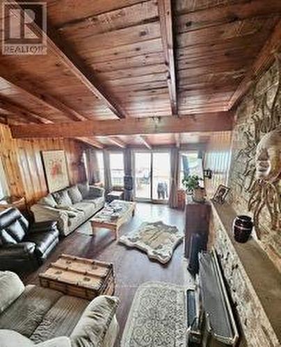 134 Ball Point Road, Kawartha Lakes, ON - Indoor Photo Showing Other Room