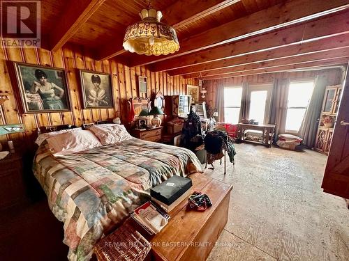 134 Ball Point Road, Kawartha Lakes, ON - Indoor Photo Showing Bedroom