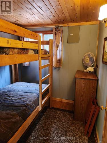 102 Mazinaw Lake, Addington Highlands, ON - Indoor Photo Showing Bedroom