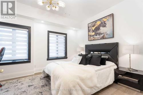 1540 Mississauga Road, Mississauga, ON - Indoor Photo Showing Bedroom