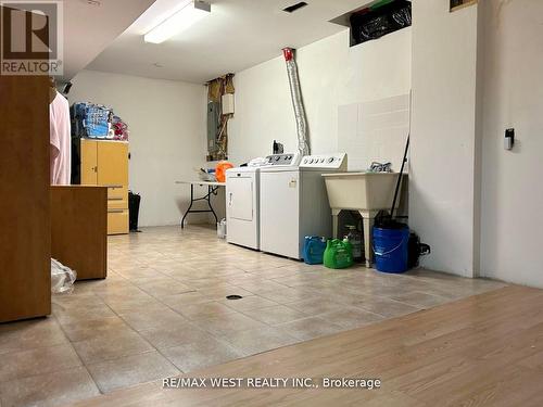 6 Bryant Court, Brampton, ON - Indoor Photo Showing Laundry Room