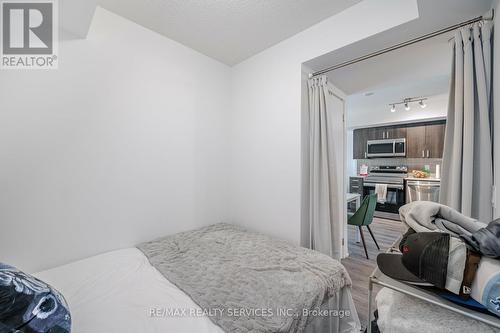 #806 - 1480 Bayly Street, Pickering, ON - Indoor Photo Showing Bedroom