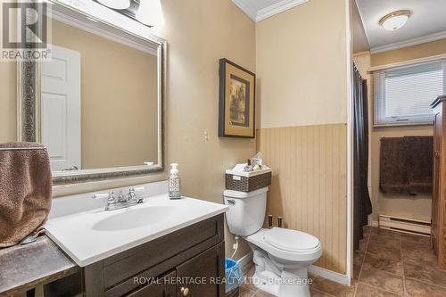 34 Trent River Road S, Kawartha Lakes, ON - Indoor Photo Showing Bathroom