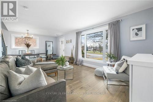44 Elizabeth Crescent, Belleville, ON - Indoor Photo Showing Living Room