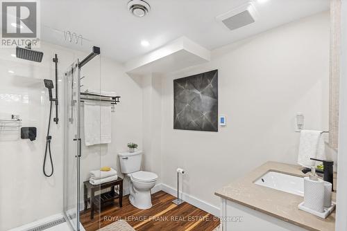 499 Maine Street, Oshawa, ON - Indoor Photo Showing Bathroom
