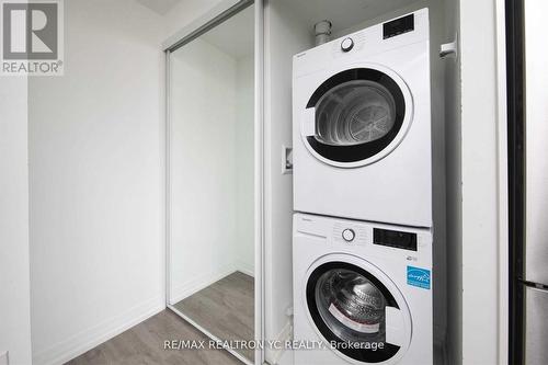 3802 - 251 Jarvis Street, Toronto, ON - Indoor Photo Showing Laundry Room