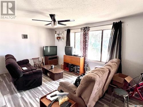 106 Stovel Avenue W, Melfort, SK - Indoor Photo Showing Living Room