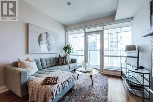 2507 - 80 John Street, Toronto, ON - Indoor Photo Showing Living Room