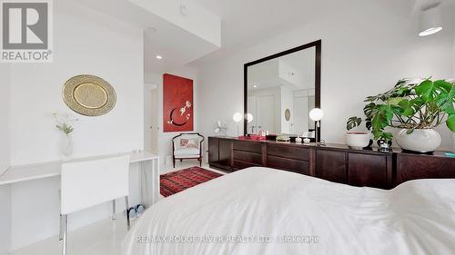 702 - 701 Sheppard Avenue W, Toronto, ON - Indoor Photo Showing Bedroom