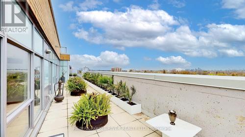 702 - 701 Sheppard Avenue W, Toronto, ON - Outdoor With View