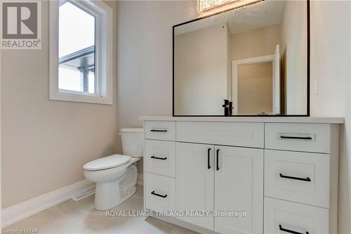 6493 Royal Magnolia Avenue, London, ON - Indoor Photo Showing Bathroom