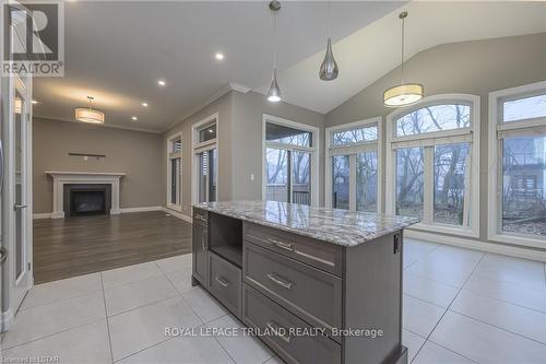 2452 Red Thorne Avenue, London, ON - Indoor