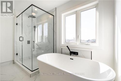53 Briscoe Crescent, Strathroy-Caradoc, ON - Indoor Photo Showing Bathroom