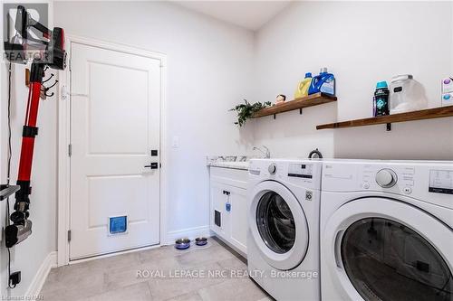 254 Julia Drive, Welland, ON - Indoor Photo Showing Laundry Room