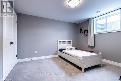 254 Julia Drive, Welland, ON - Indoor Photo Showing Bedroom