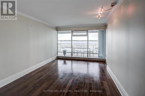 307 - 251 Queens Quay W, Toronto, ON - Indoor Photo Showing Other Room
