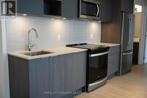 3318 - 50 Dunfield Avenue, Toronto, ON - Indoor Photo Showing Kitchen