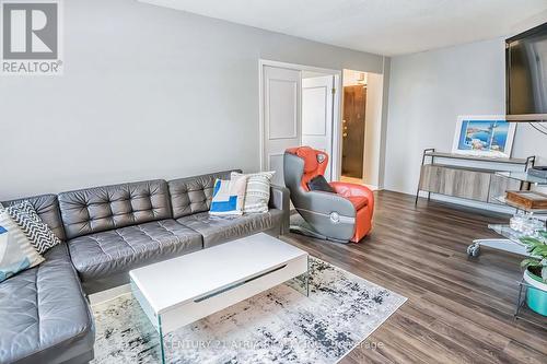 1009 - 5 Old Sheppard Avenue, Toronto, ON - Indoor Photo Showing Living Room