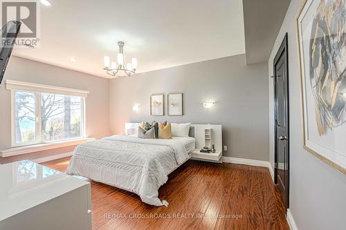 9 Redland Crescent E, Toronto, ON - Indoor Photo Showing Bedroom