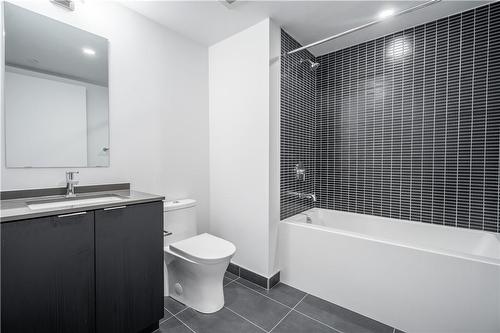 1 Jarvis Street|Unit #1418, Hamilton, ON - Indoor Photo Showing Bathroom