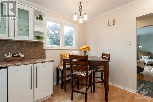 2082 Valley Drive, Ottawa, ON - Indoor Photo Showing Dining Room