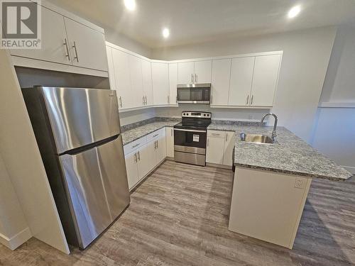 8415 81A Street, Fort St. John, BC - Indoor Photo Showing Kitchen