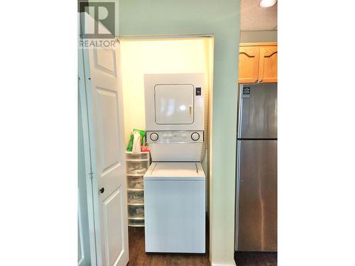 3610 Eagle Bay Road Unit# D, Eagle Bay, BC - Indoor Photo Showing Laundry Room