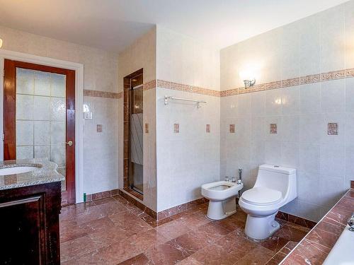 Salle de bains - 97 Rue Chatillon, Dollard-Des-Ormeaux, QC - Indoor Photo Showing Bathroom