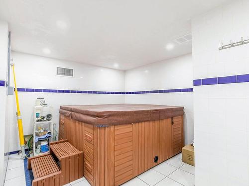 Salle de bains - 97 Rue Chatillon, Dollard-Des-Ormeaux, QC - Indoor Photo Showing Other Room