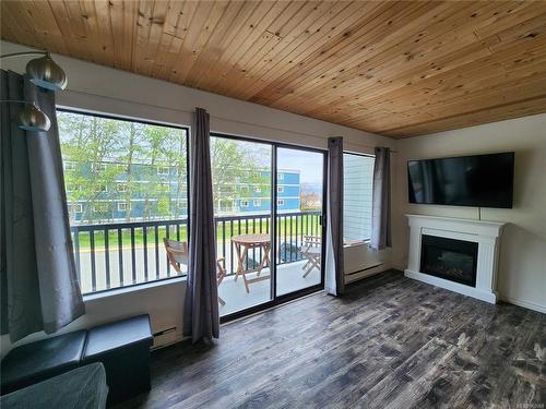 10-8805 Central St, Port Hardy, BC - Indoor With Fireplace