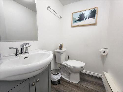 10-8805 Central St, Port Hardy, BC - Indoor Photo Showing Bathroom
