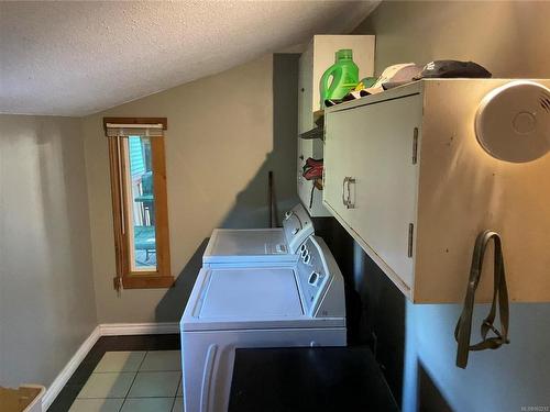 143 Comiaken Ave, Lake Cowichan, BC - Indoor Photo Showing Laundry Room